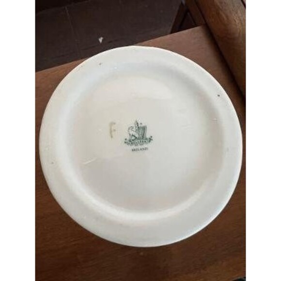 Vintage Beleek Shamrock Vase Made In Ireland - Picture 6 of 8